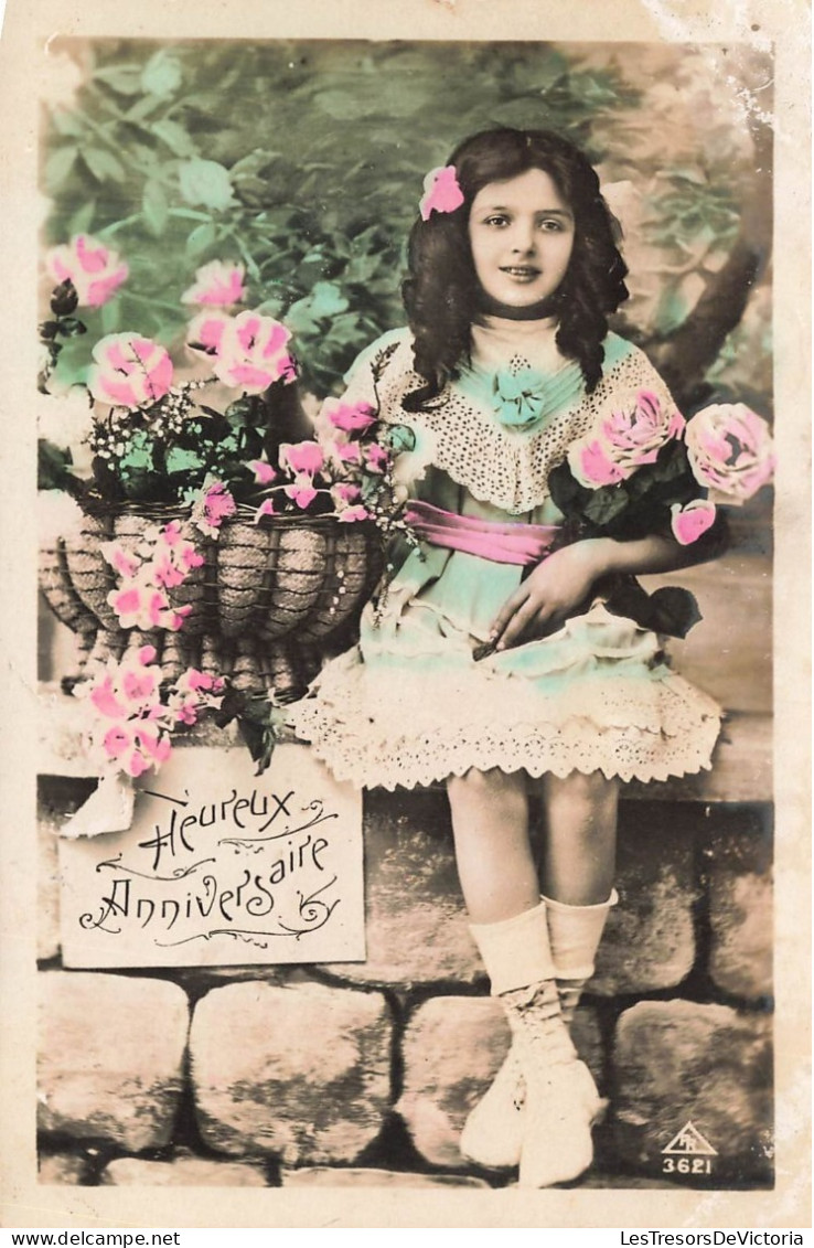 FETES - VOEUX - Anniversaire - Heureux Anniversaire - Enfant - Bouquet De Fleurs - Colorisé - Carte Postale Ancienne - Compleanni