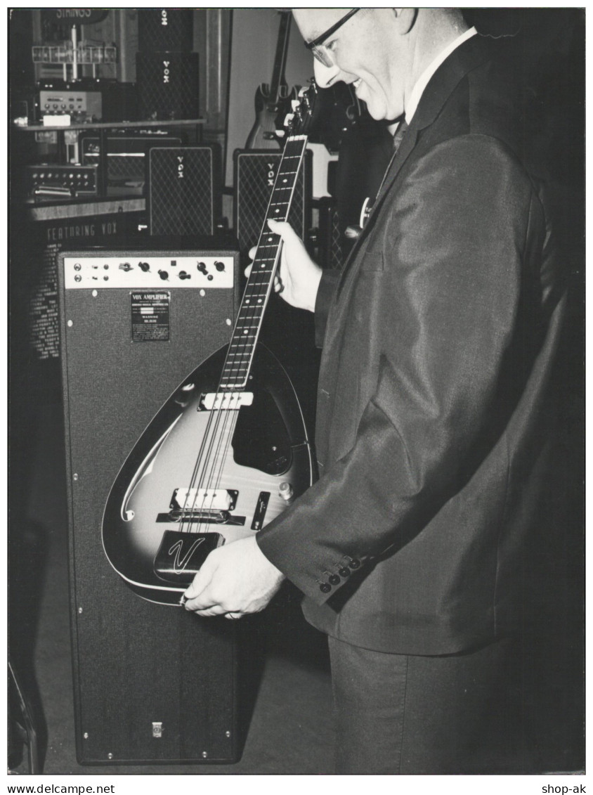 C5978/ Gitarren-Geschäft London  Original Pressefoto Foto 24 X 19 Cm Ca.1968 - Otros & Sin Clasificación