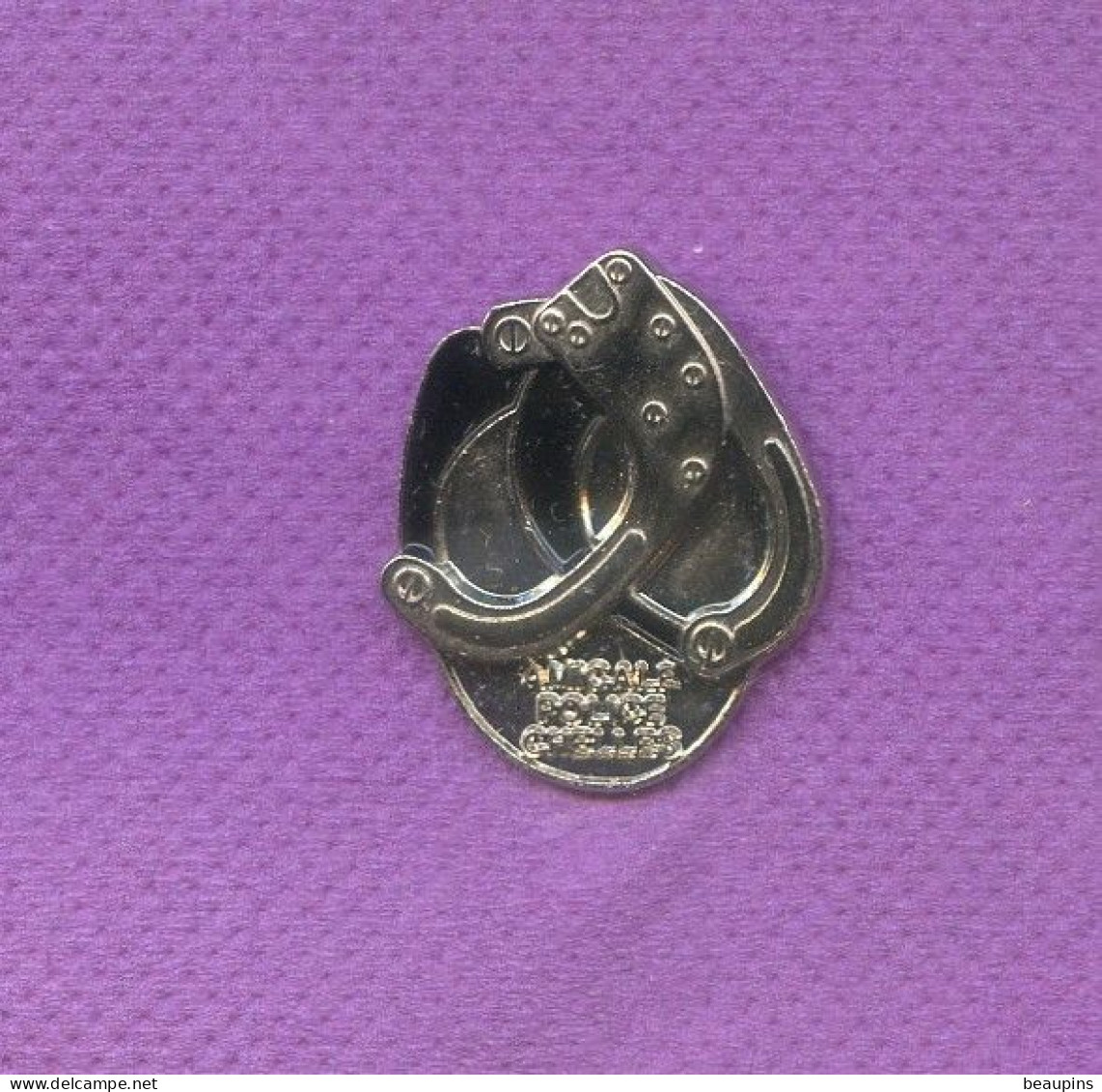 Rare Pins Police Chelles Menottes L287 - Polizia