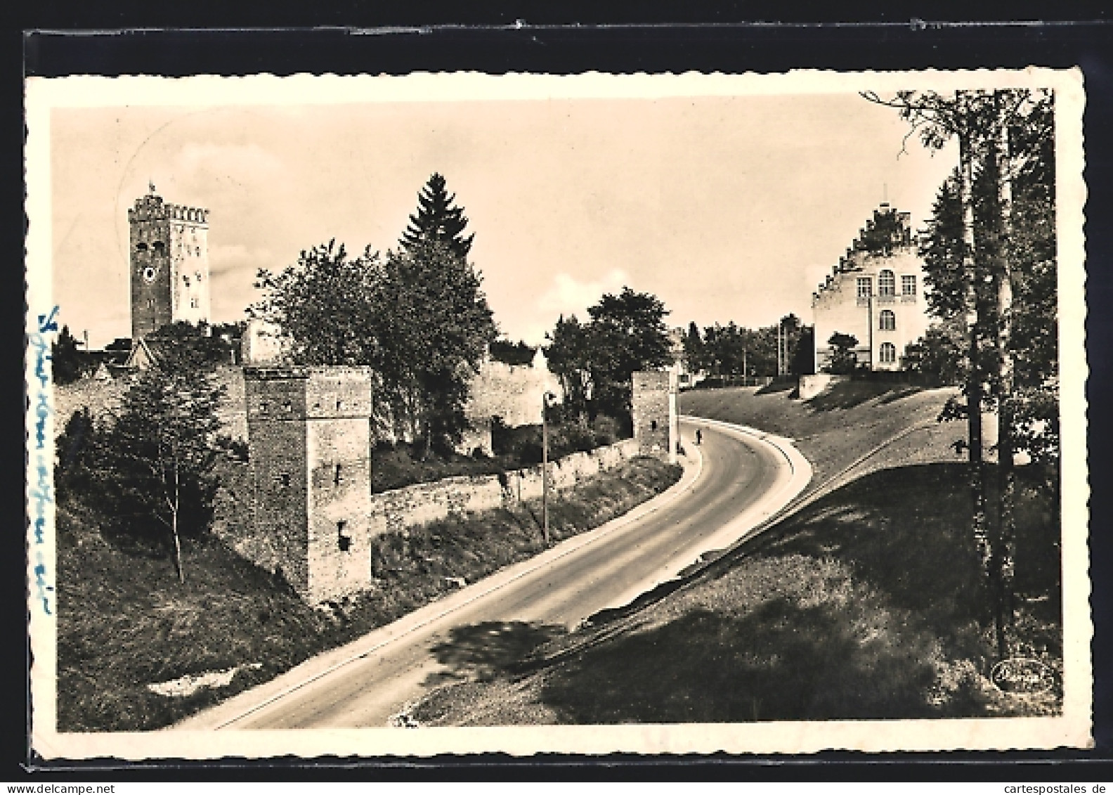 AK Landsberg A. L., Neue Bergstrasse, Blick Von Anhöhe Auf Steinmauer Mit Türmen  - Landsberg