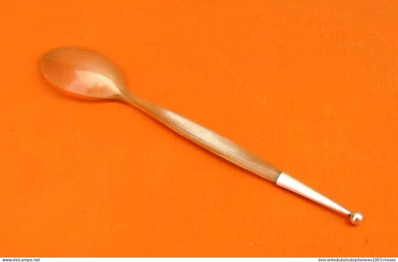 Cuillère à Bouillie En Corne De Bovin  Fleuron Boule métal Argenté - Spoons