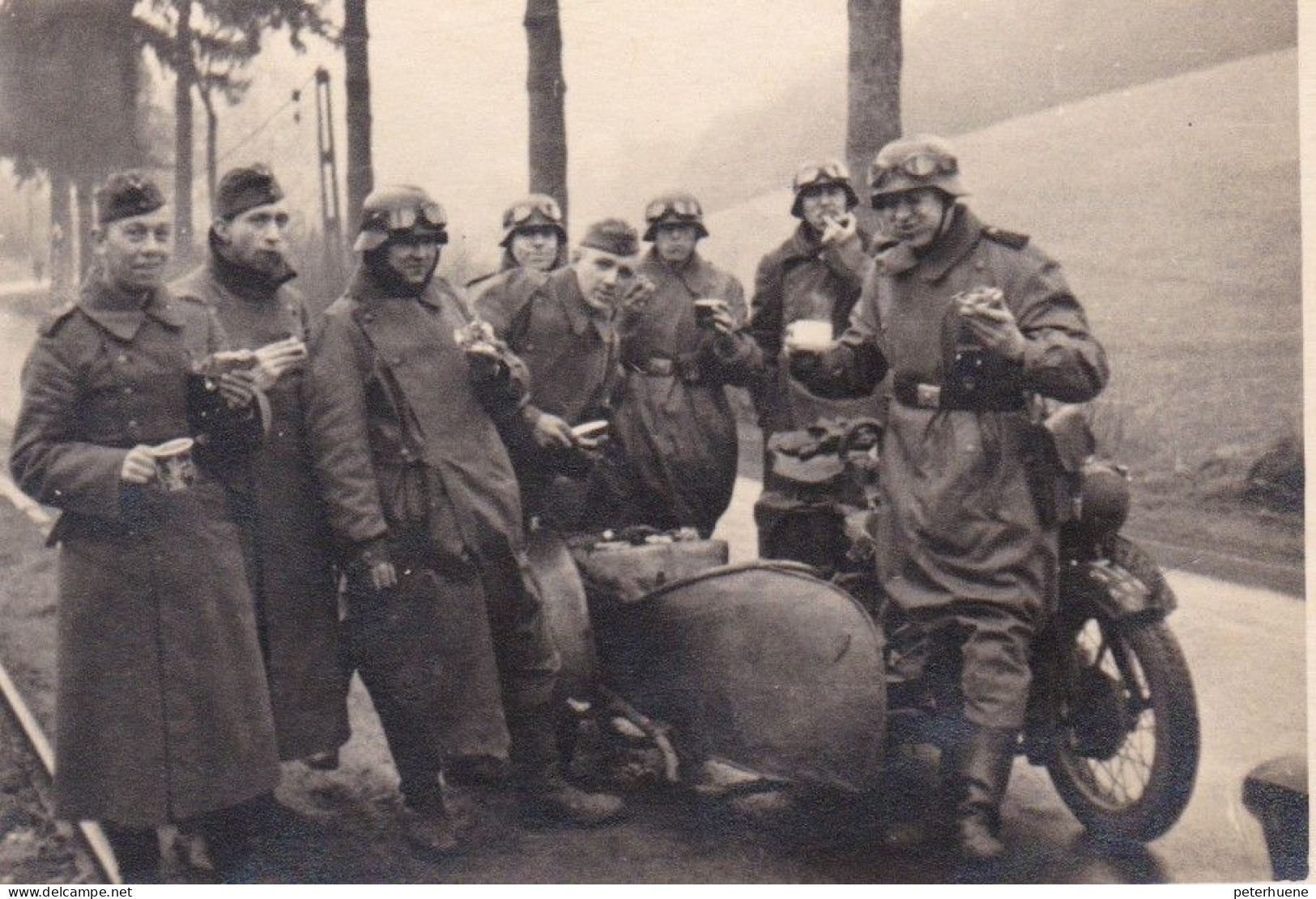 Drittes Reich.DINANT-Philippeville,Belgien-Wallonien.2 Fotos Wehrmachtssoldaten.Rast Zwischen Dinant Und Philippeville - 1939-45