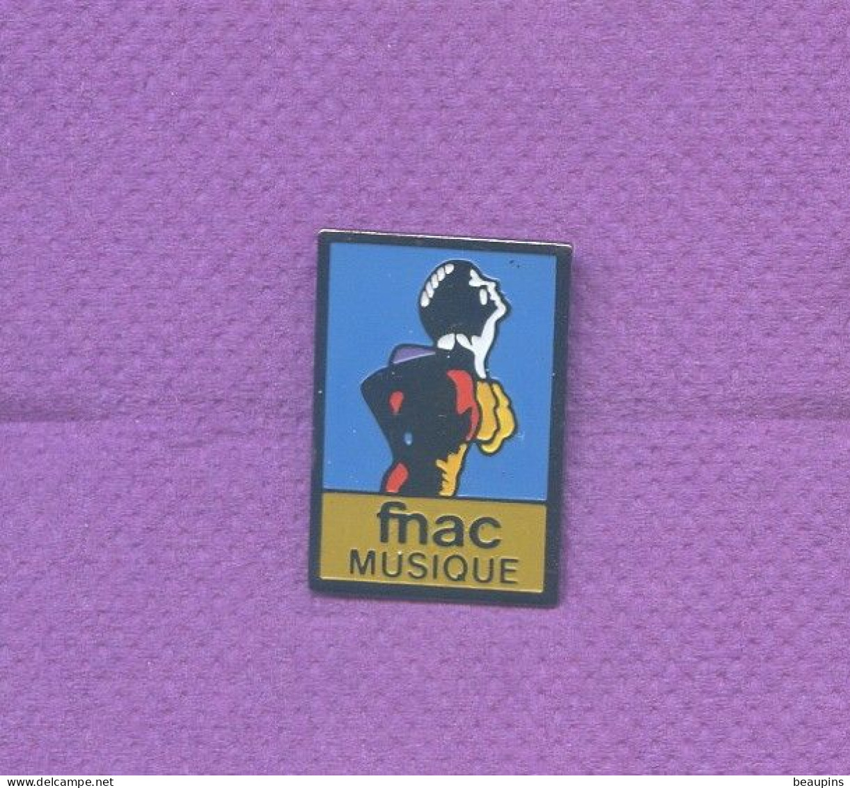 Rare Pins De La Fnac Musique L327 - Music