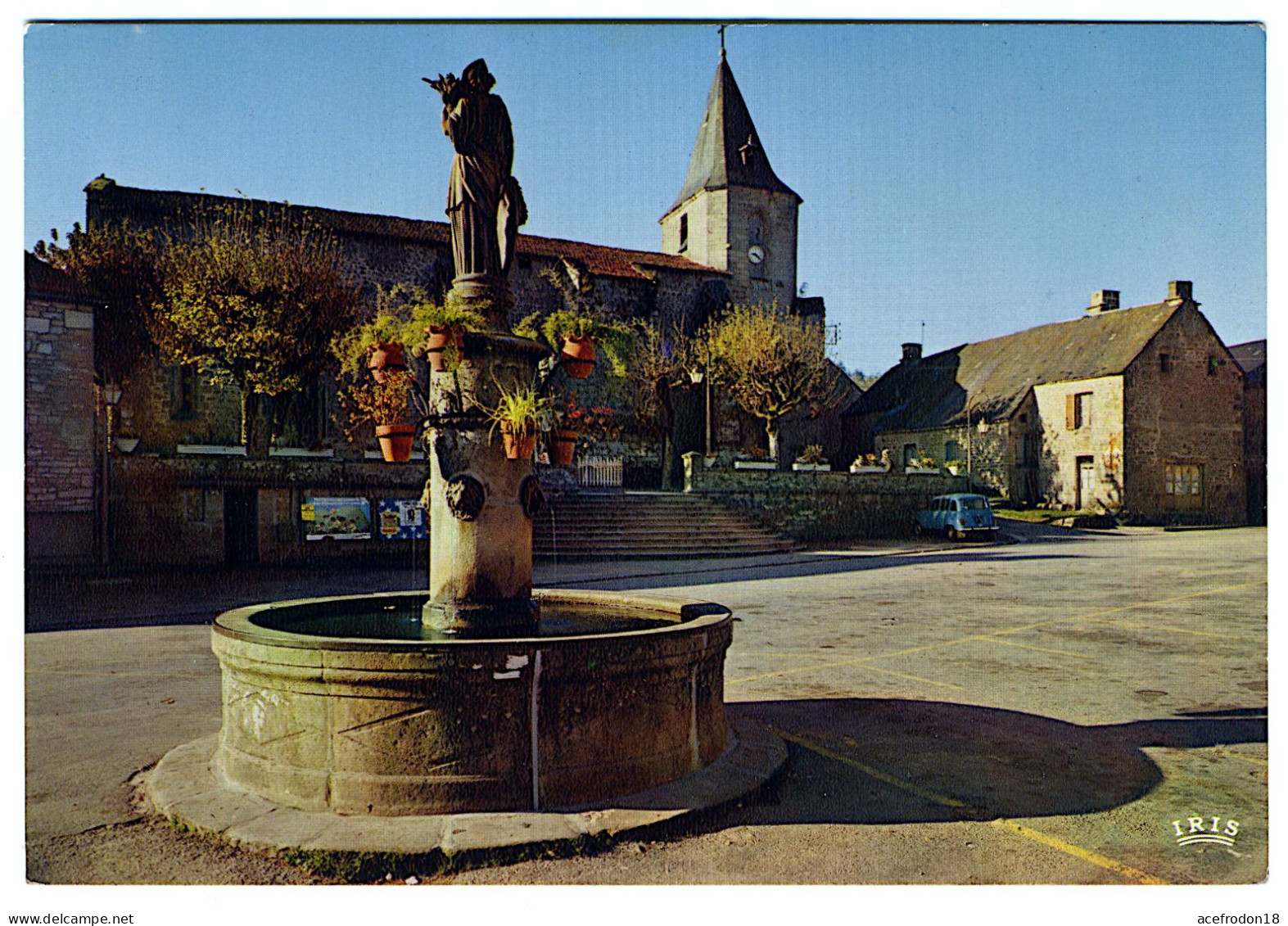 Royère - La Place - La Fontaine Et L'église - Royere