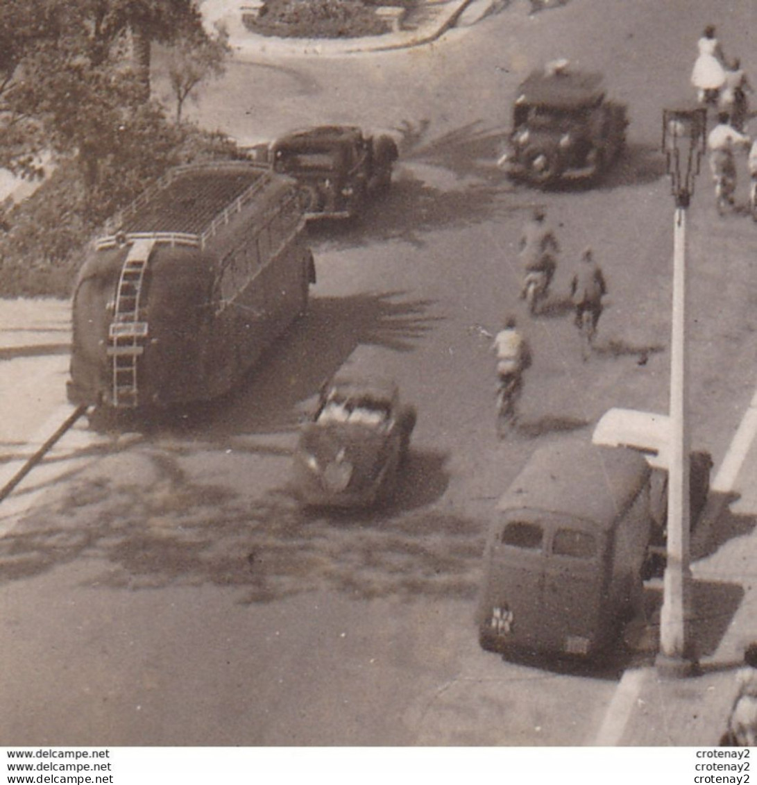 06 NICE N°714 Promenade Des Anglais VOIR ZOOM Cabriolets Marque ? Peugeot 202 Ou 203 ? Autres ? BUS Ancien En 1952 - Sonstige & Ohne Zuordnung