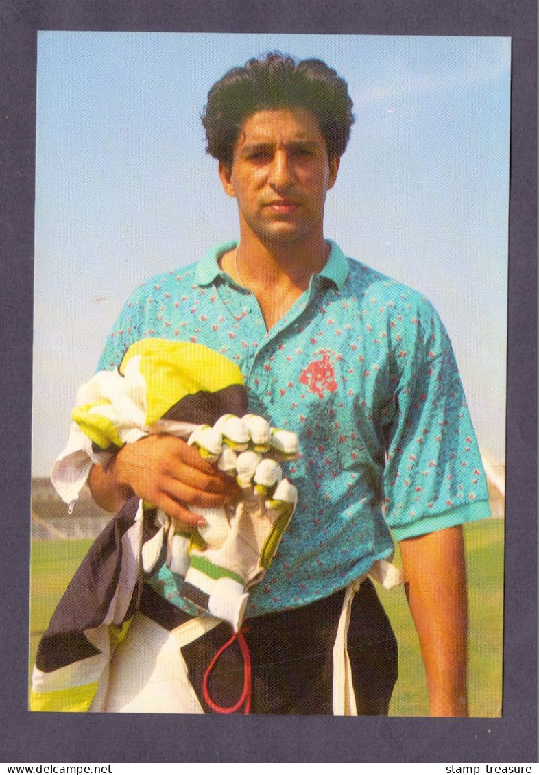 Waseem Akram (Pakistani Cricketer) Vintage Pakistani  PostCard (Royal) (THICK PAPER) - Cricket