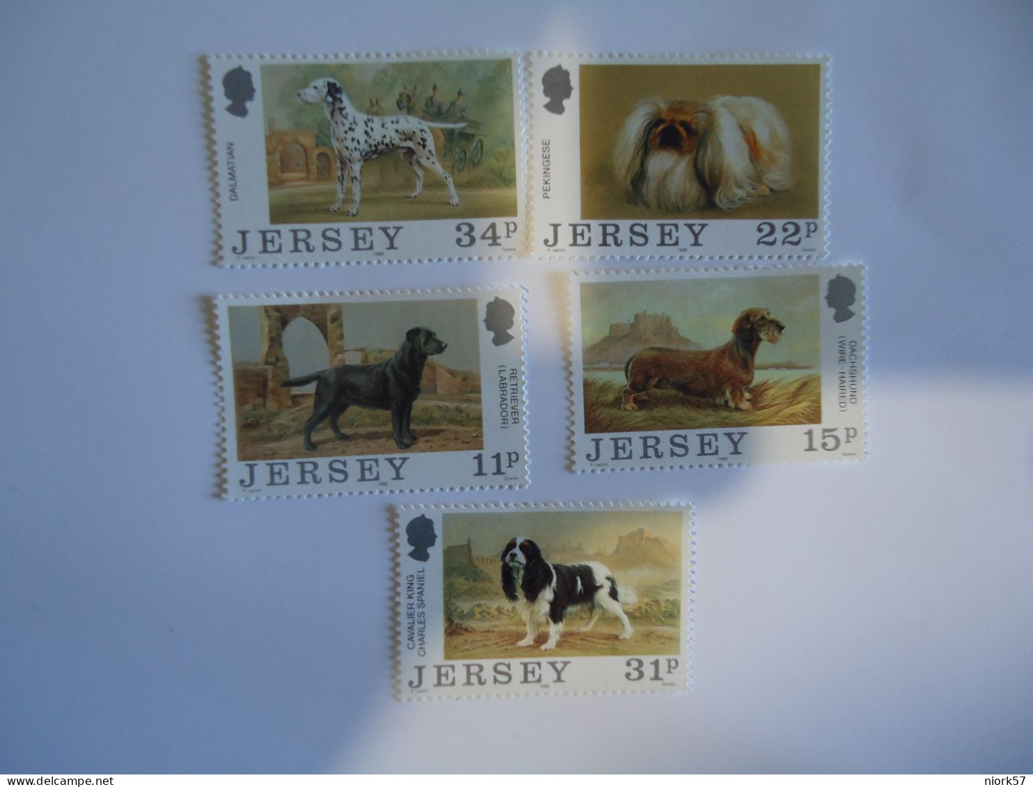 JERSEY MNH   SET 5   1988 DOGS  DOG - Chiens