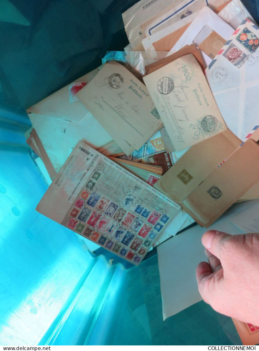 1 vrac de lettres et timbres et divers ça pése environ 6 kilos ,,, IMPOSSIBLE DE TOUT MONTRER