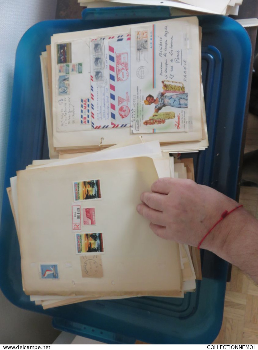 1 vrac de lettres et timbres et divers ça pése environ 6 kilos ,,, IMPOSSIBLE DE TOUT MONTRER