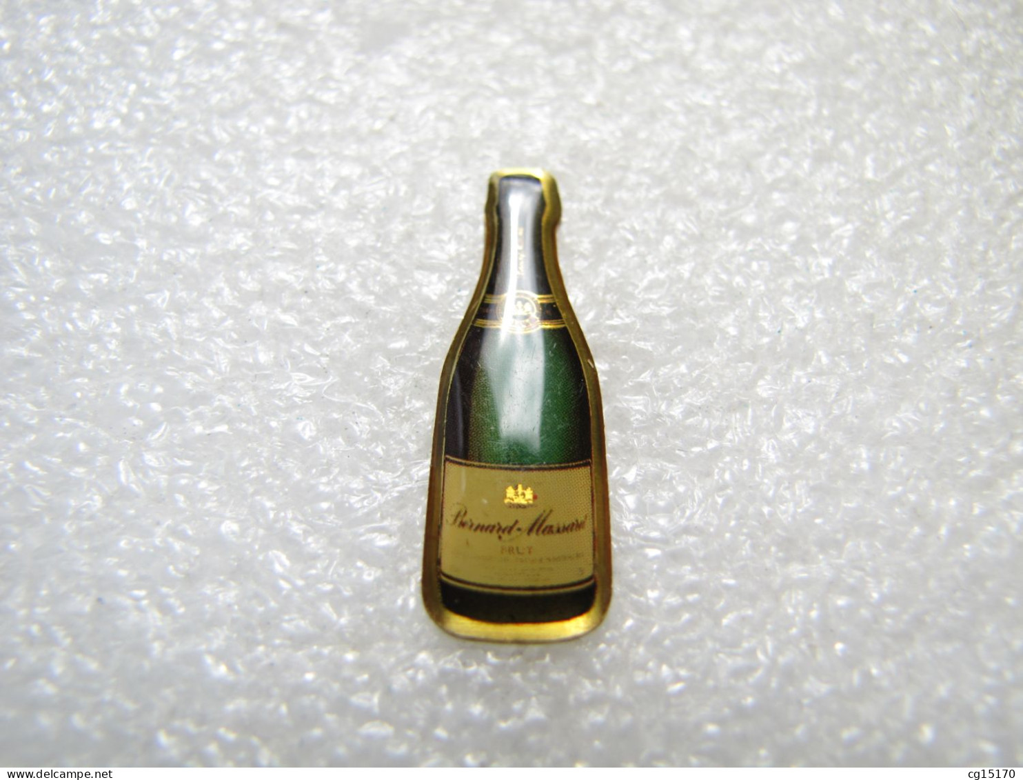 PIN'S   BOISSON  CHAMPAGNE  BERNARD  MASSARD - Getränke