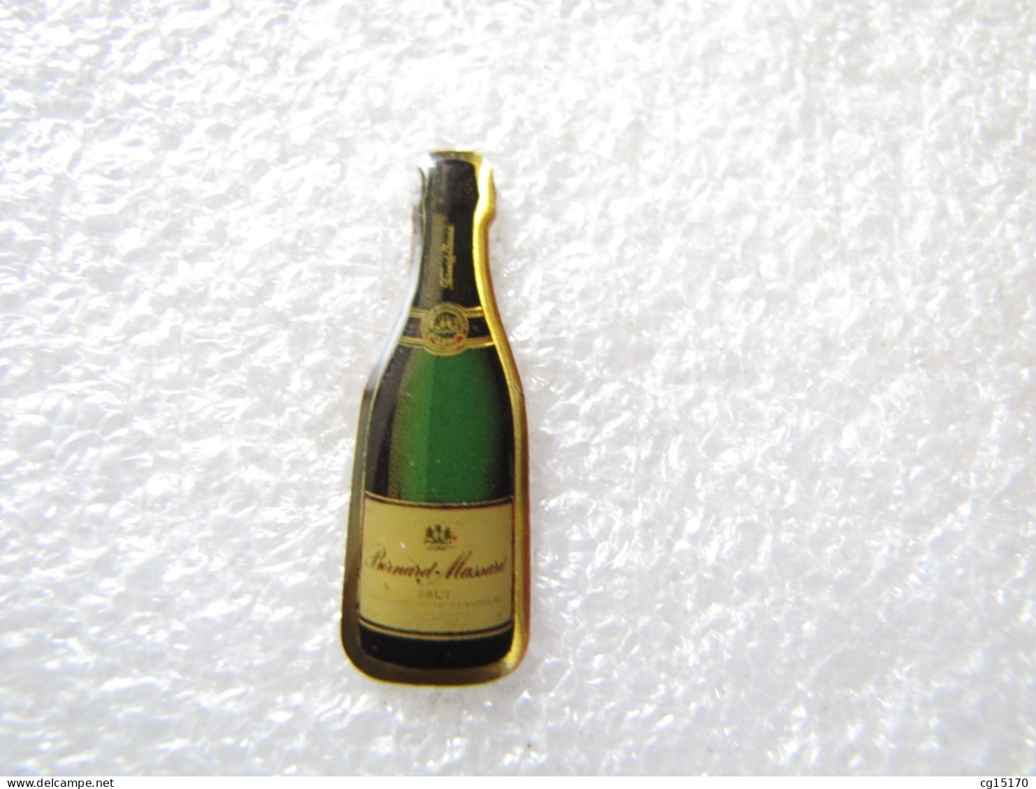 PIN'S   BOISSON  CHAMPAGNE  BERNARD  MASSARD - Beverages