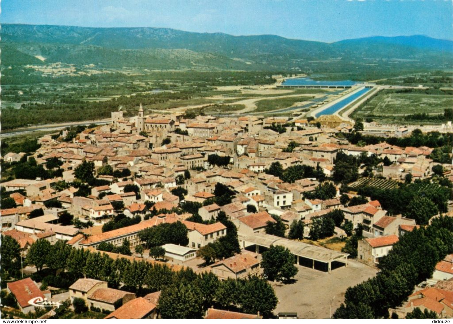 13 - Mallemort En Provence - Vue Générale Aérienne - Carte Dentelée - CPSM Grand Format - Voir Scans Recto-Verso - Mallemort