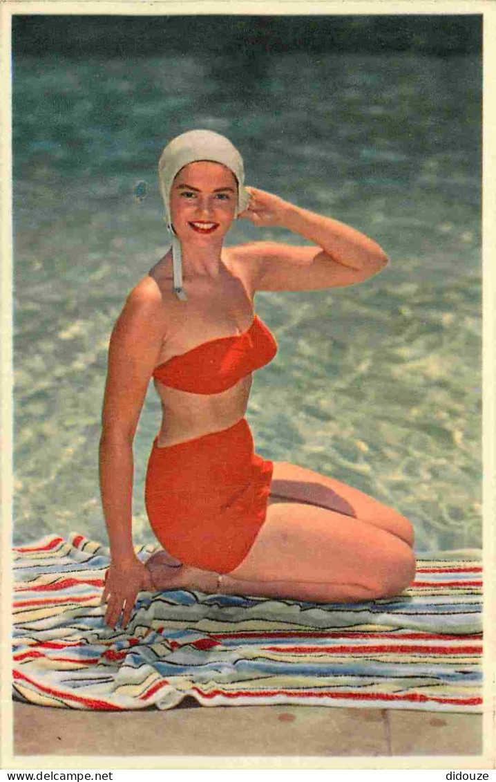 Thèmes - Pin-ups - Femme En Maillot De Bain - Baigneuse - CPSM Format CPA - Voir Scans Recto-Verso - Pin-Ups