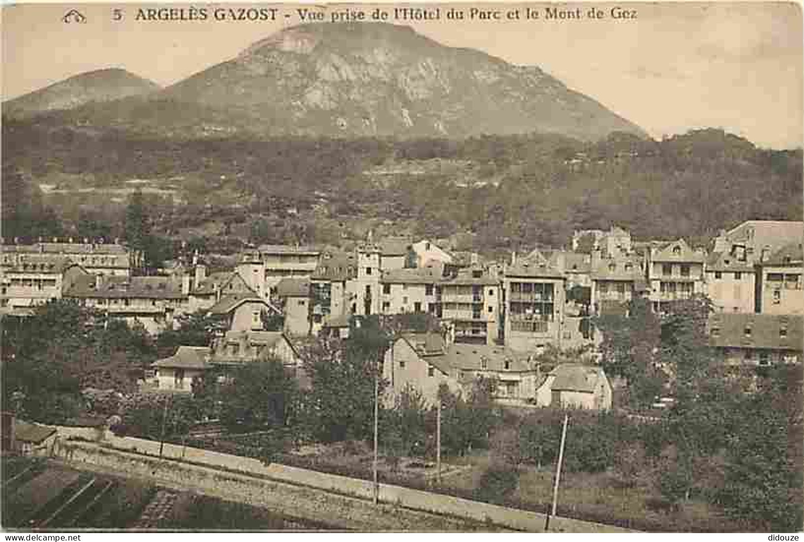 65 - Argelès-Gazost - Vue Prise De L'Hotel Du Par Cet Le Mont De Gez - CPA - Voir Scans Recto-Verso - Argeles Gazost