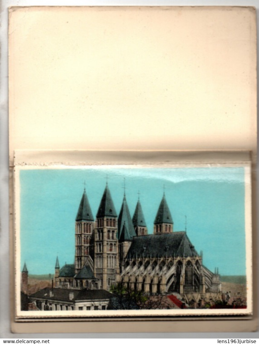 Tournai , Carnet De 10 Cartes Vues , - Doornik