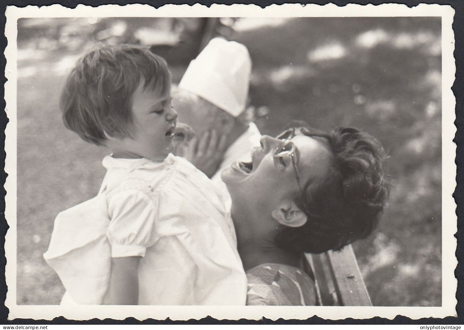 Mamma Gioca Con Figlia Su Panchina  1950 Fotografia Vintage - Orte