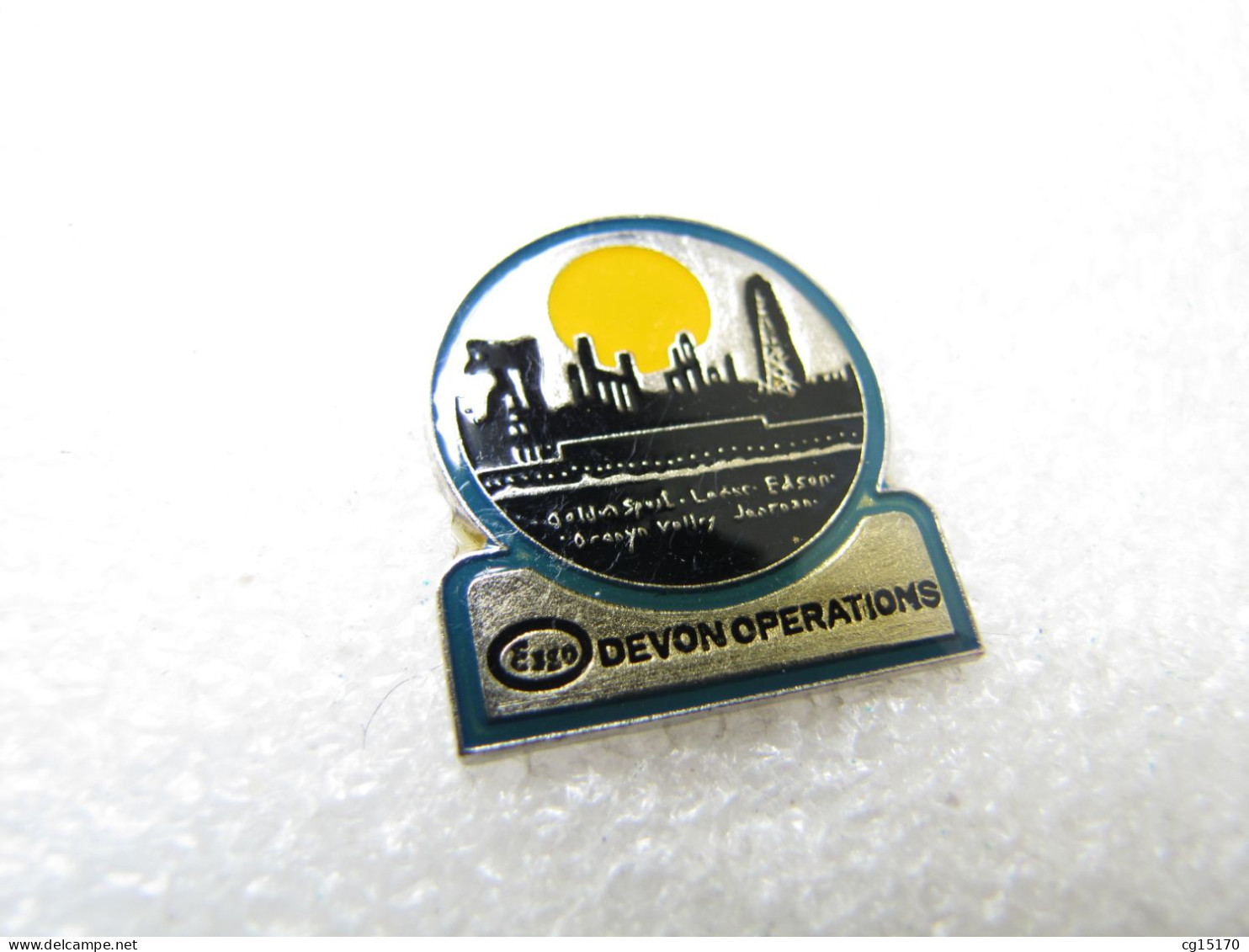 PIN'S  CARBURANTS  ESSO  DEVON OPERATIONS - Kraftstoffe