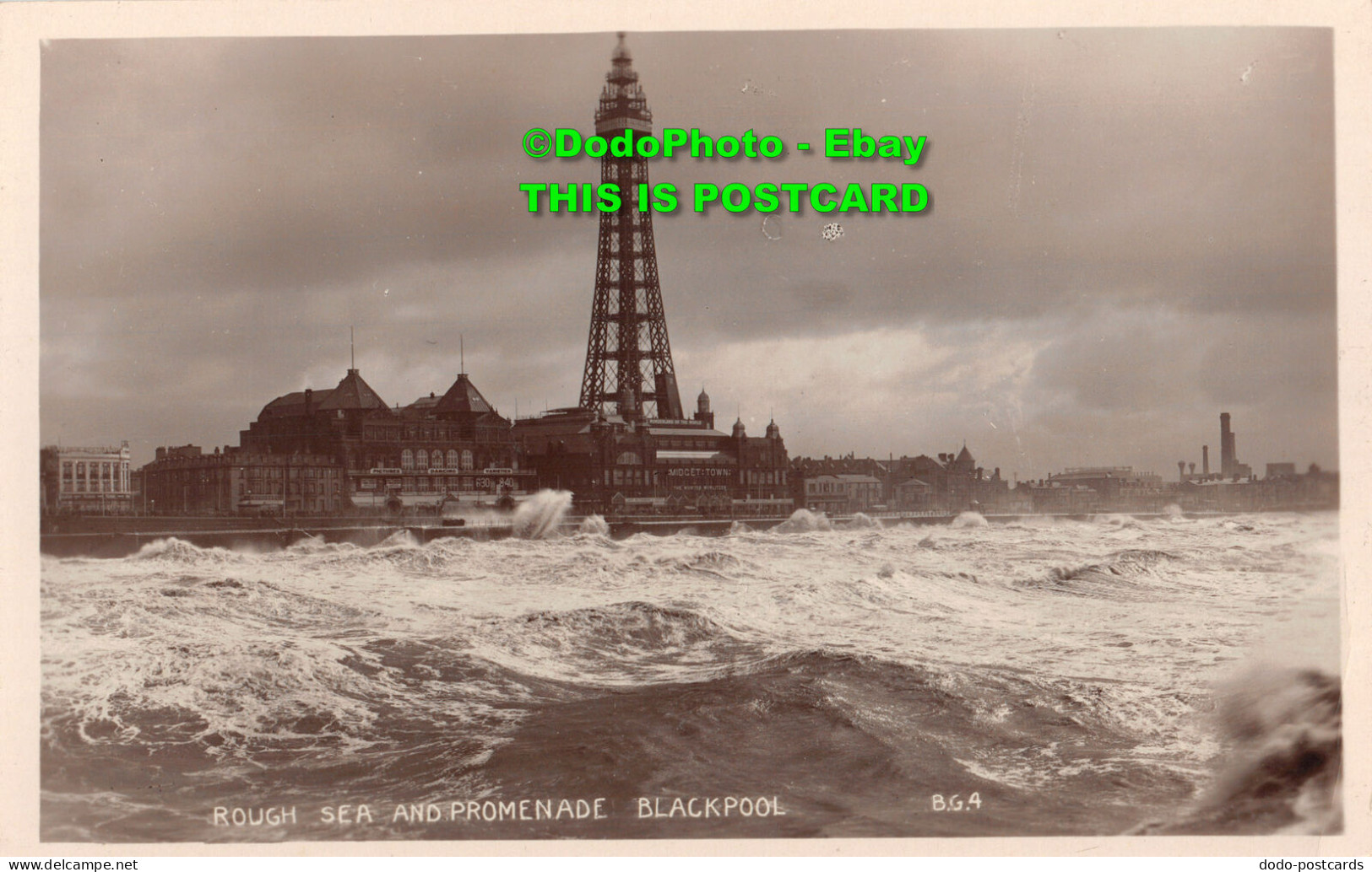 R392741 Blackpool. Rough Sea And Promenade - Mundo