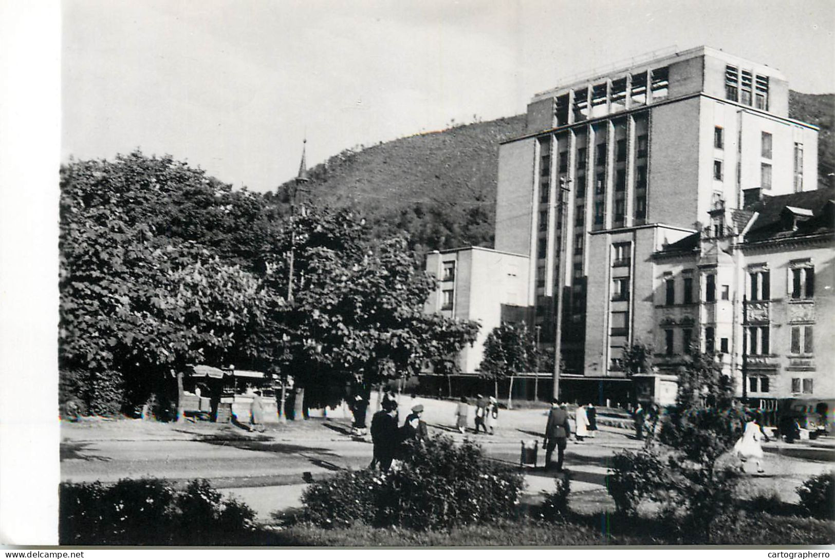 Postcard Romania Orasul Stalin Hotel Carpati - Romania