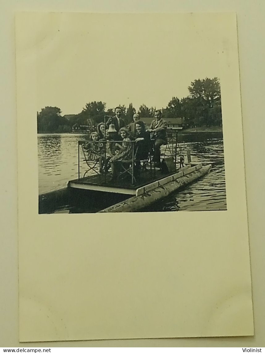 Germany-Young Girls, Women And Men On A Raft-Schloss Weissensee 1943. - Orte