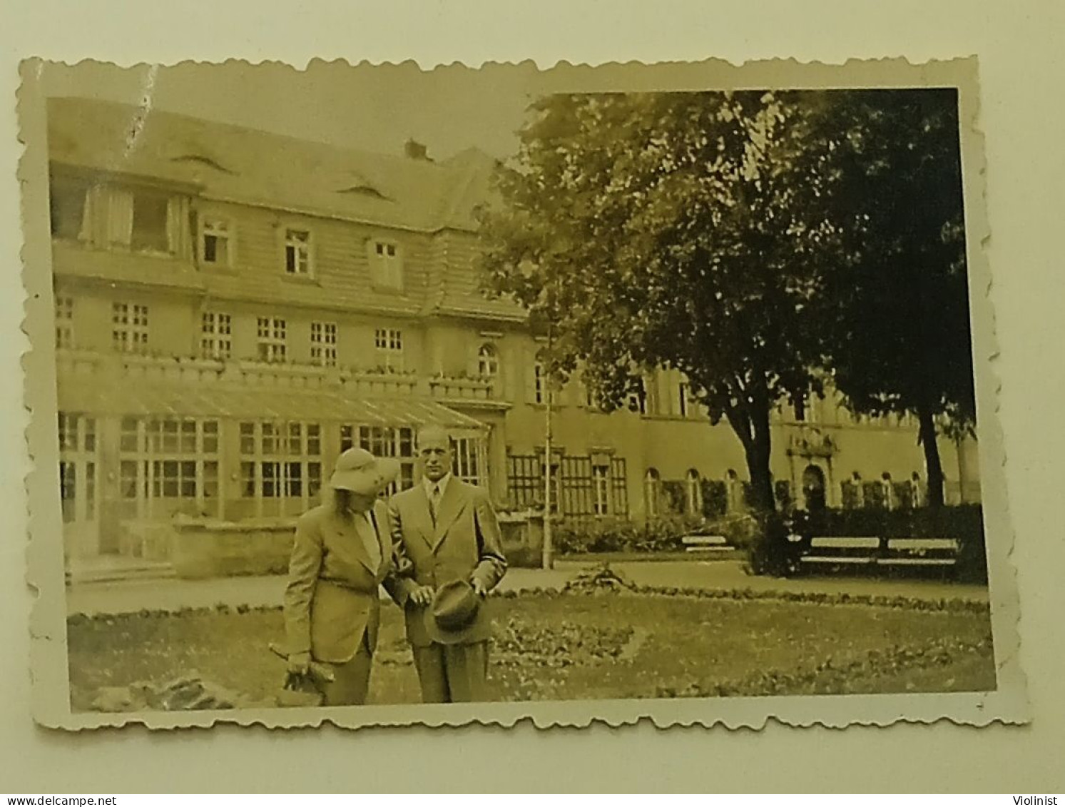 Poland-Woman And Man In The Garden Of Bad Reinerz (Duszniki-Zdrój)-1943. - Orte