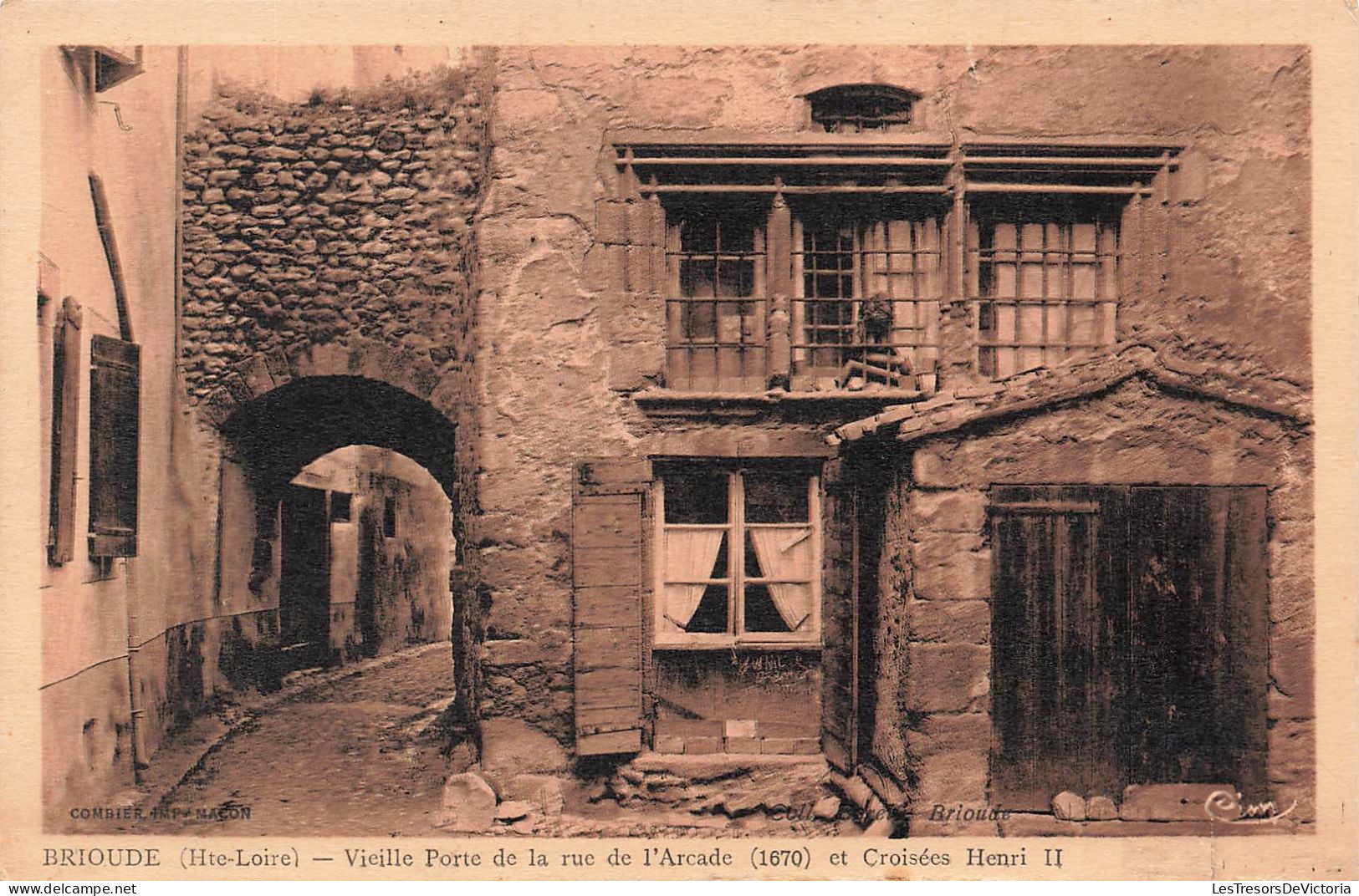 FRANCE - Brioude - Vieille Porte De La Rue De L'Arcade Et Croisées Henri II - Carte Postale Ancienne - Brioude