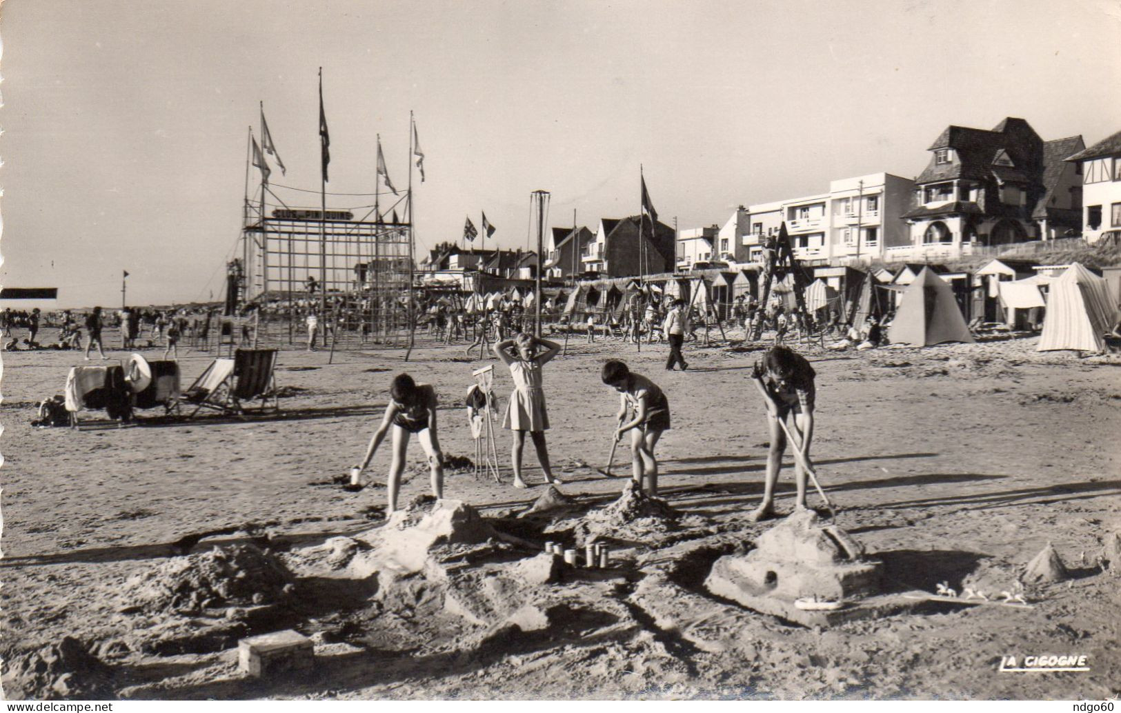 Merlimont - Jeux D'enfants Sur La Plage - Autres & Non Classés