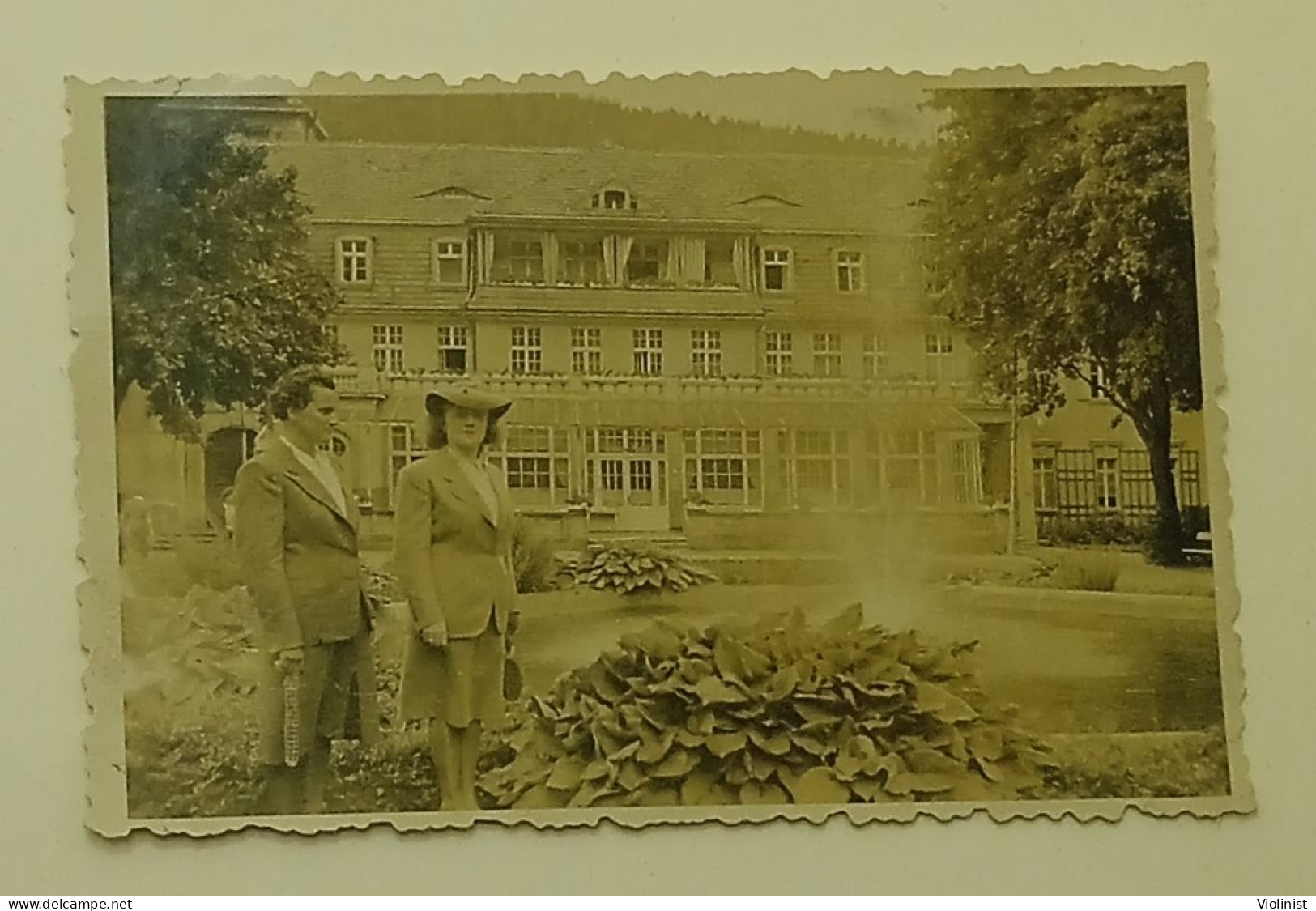 Poland-Two Women In The Garden Of Bad Reinerz (Duszniki-Zdrój)-1943. - Orte