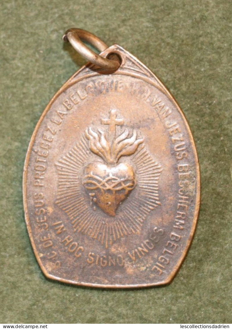 Médaille Belge Sacré Coeur De Jésus Protège La Belgique Guerre 14-18  - Belgian Medal WWI Médaillette Journée /2 - Belgio