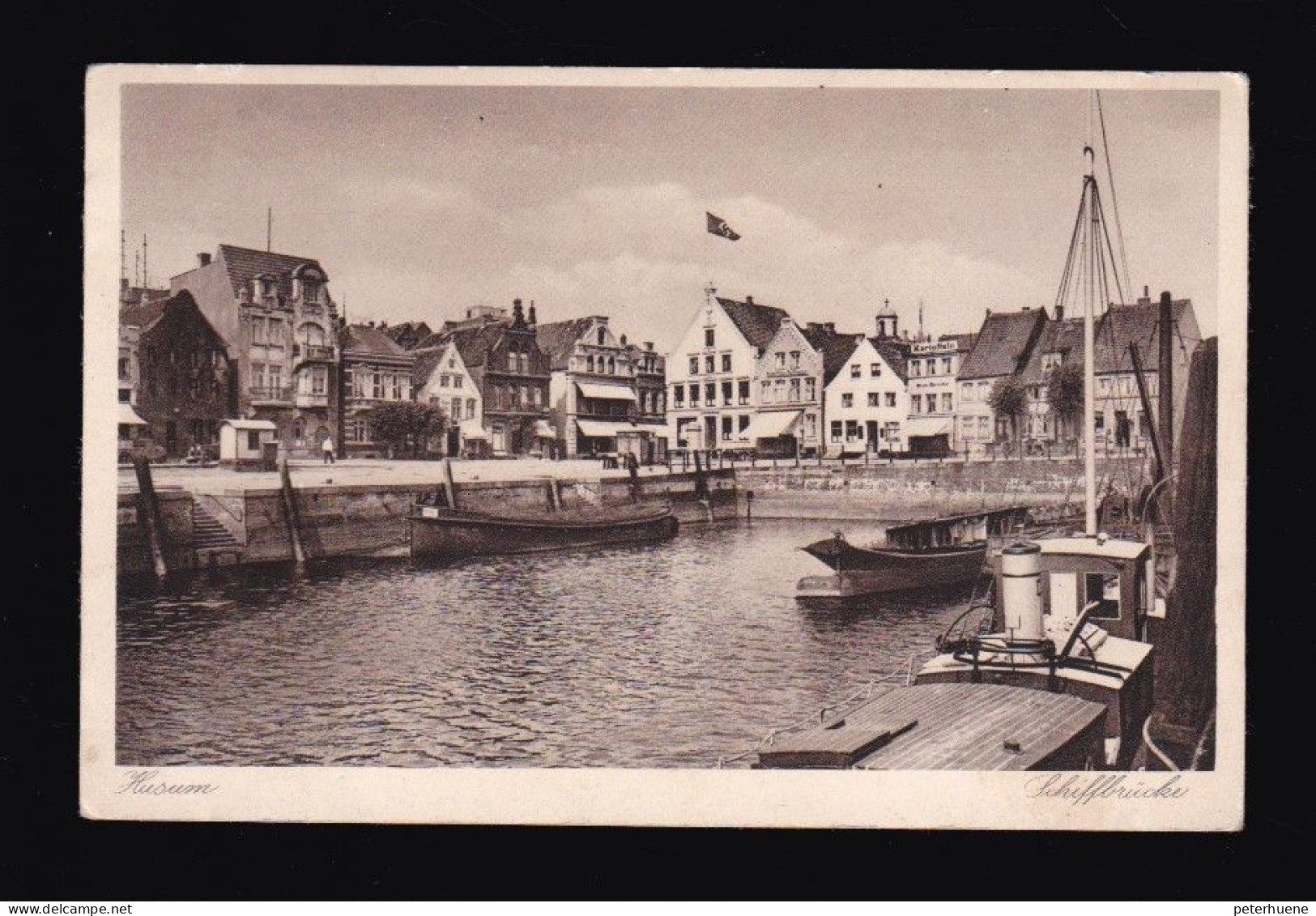 HUSUM Im Dritten Reich. Gebäude Mit Hakenkreuz-Fahne. Ansichtskarte Motiv :Schiffbrücke. - 1939-45