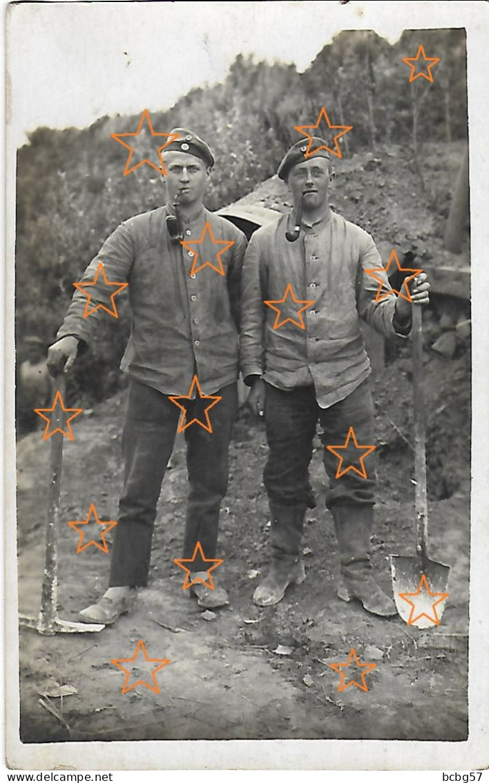 Carte Photo Allemande  Soldats Avec Pipe,creusement Tranchée Guerre 14-18  à Identifier 62- Pas-de-calais - 1914-18