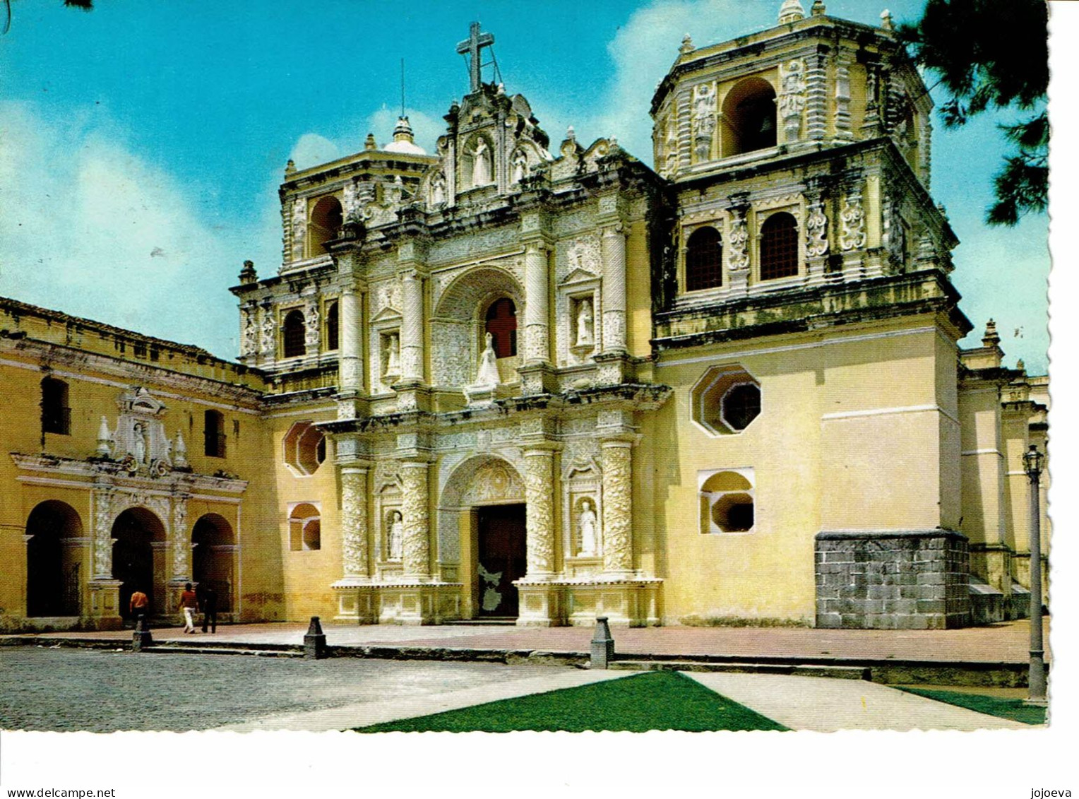 ANTIGUA   Iglesia La Merced - Guatemala