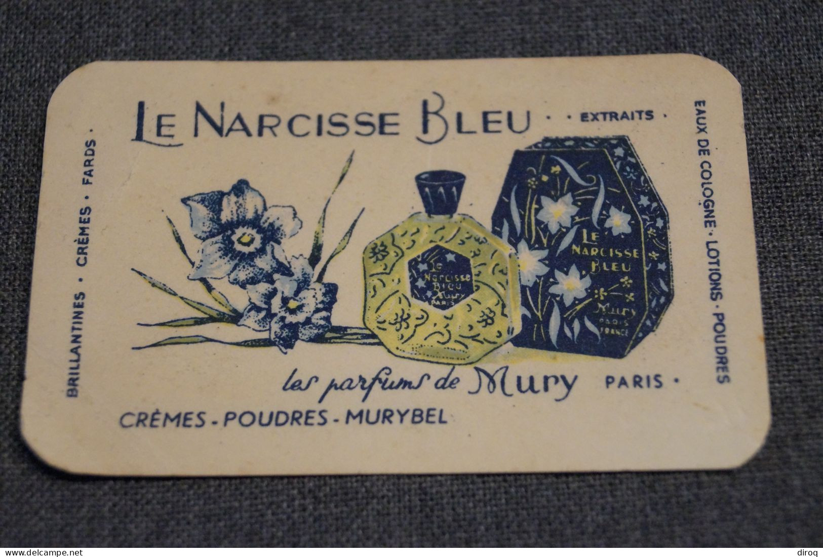 Belle Ancienne Carte Parfumée Le Narcisse Bleu, 8 Cm. Sur 5 Cm. - Profumeria Antica (fino Al 1960)