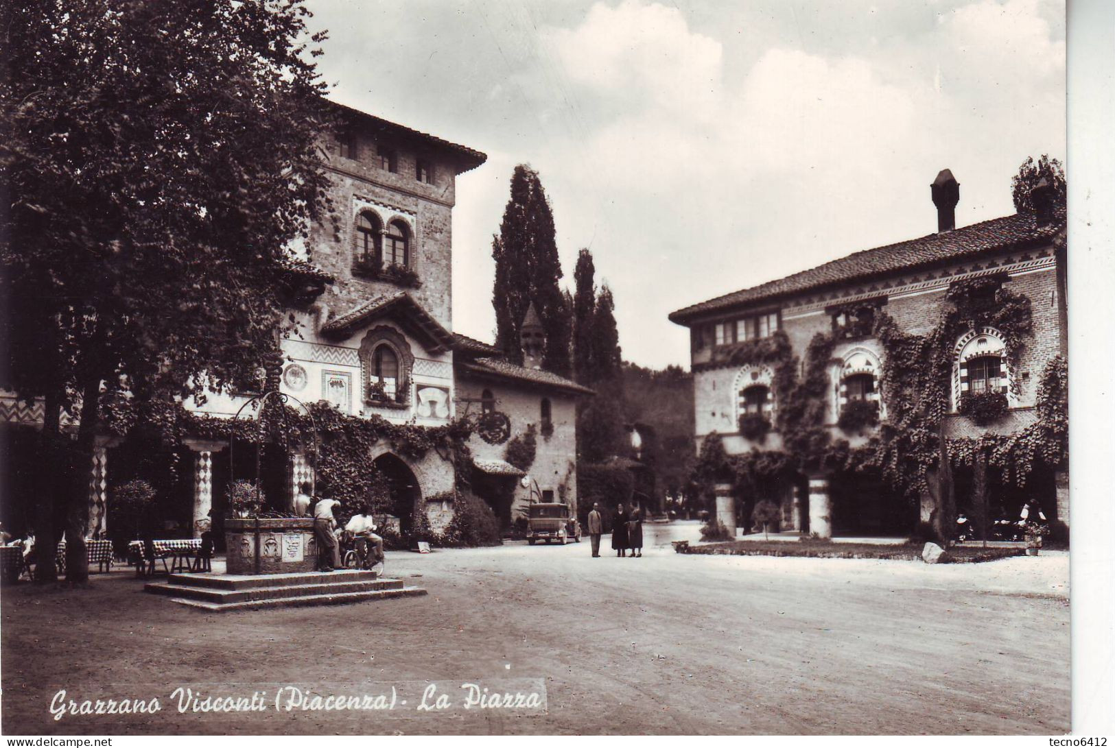 Grazzano Visconti(piacenza) - La Piazza - Non Viaggiata - Piacenza