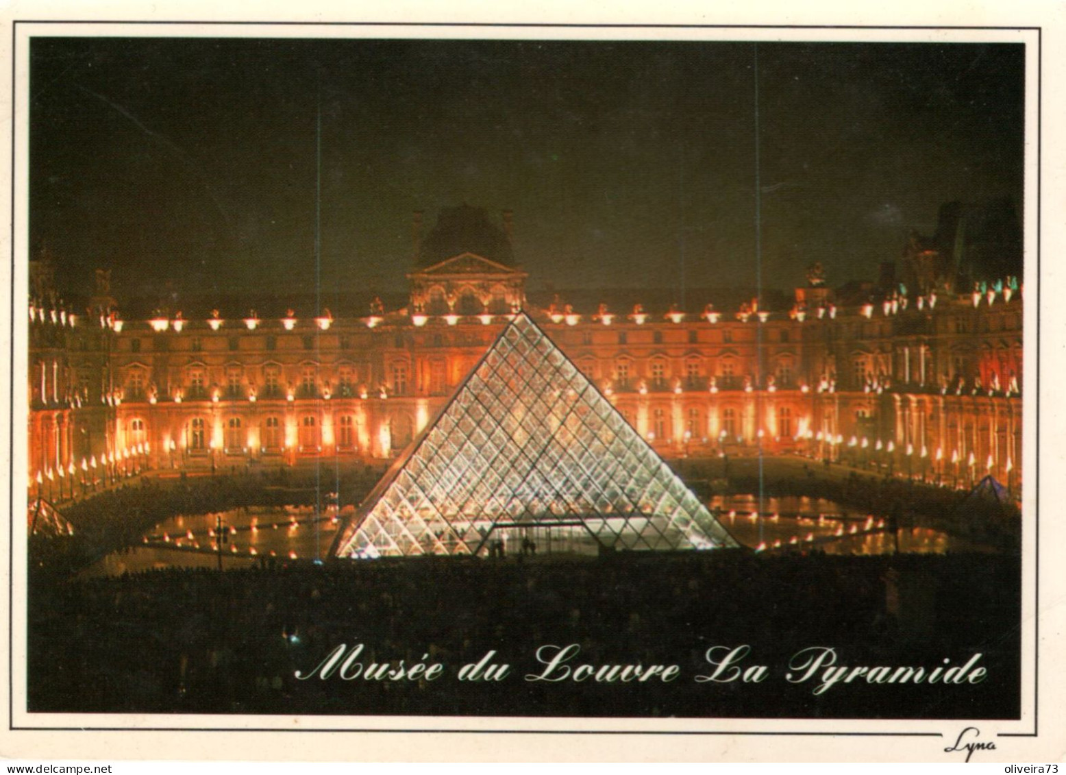 PARIS - Musée Du Louvre - La Pyramide - Musea