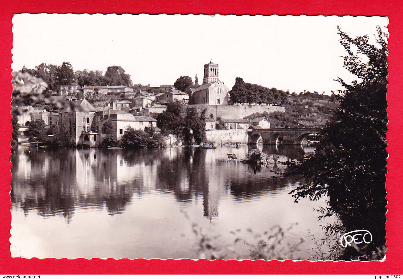 F-86-L'Isle Jourdain-10P56 La Minoterie, L'église Et Le Quartier Du Bail, Type Photo, BE - L'Isle Jourdain