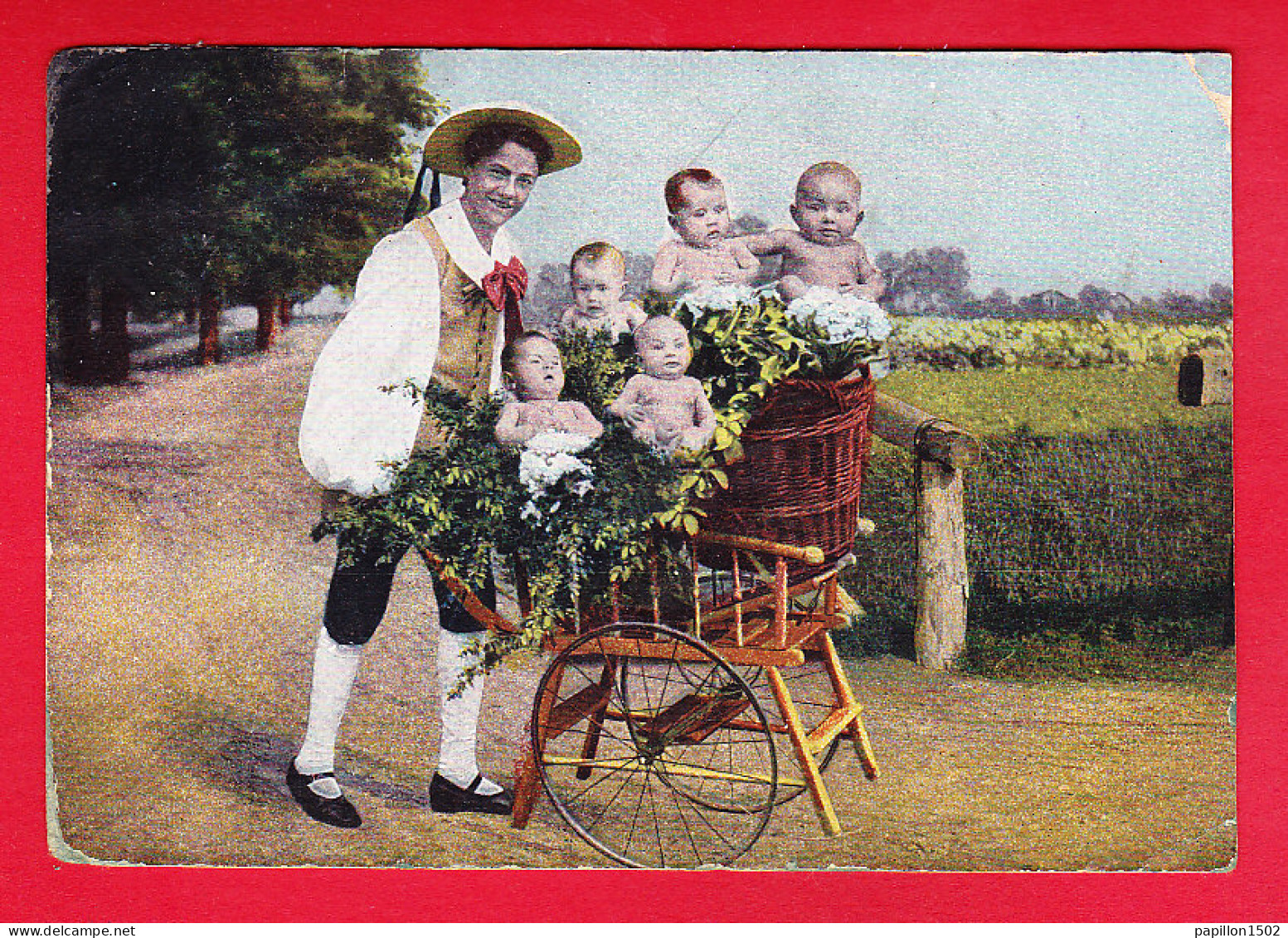 Enfants-188P130 Bébés Multiples, Jardinier Qui Transporte Des Bébés Dans Sa Brouette, Cpa  - Babies