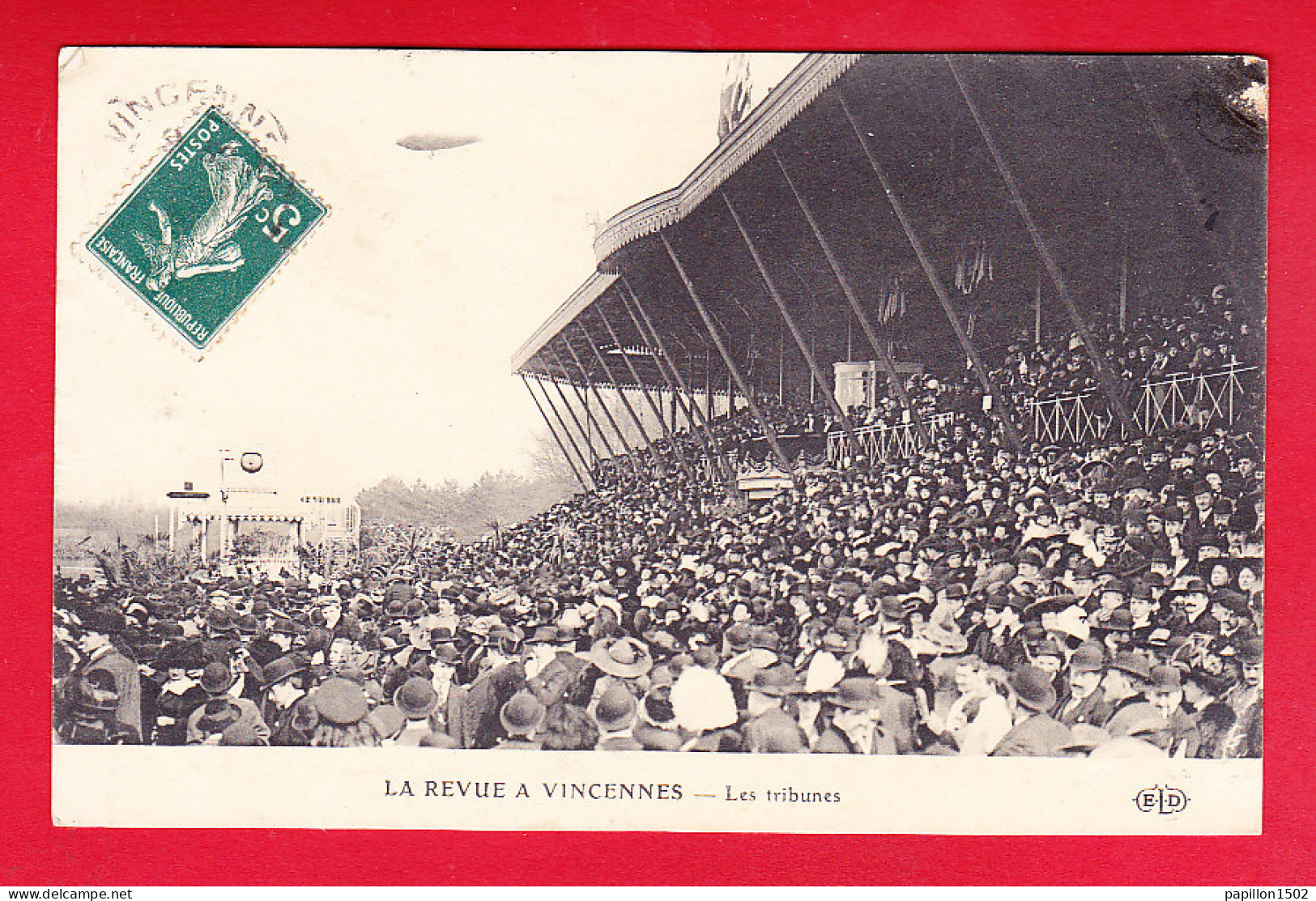 F-94-Vincennes-20P141 La Revue à Vincennes, Les Tribunes, Un Dirigeable Qui Survole, Cpa  - Vincennes