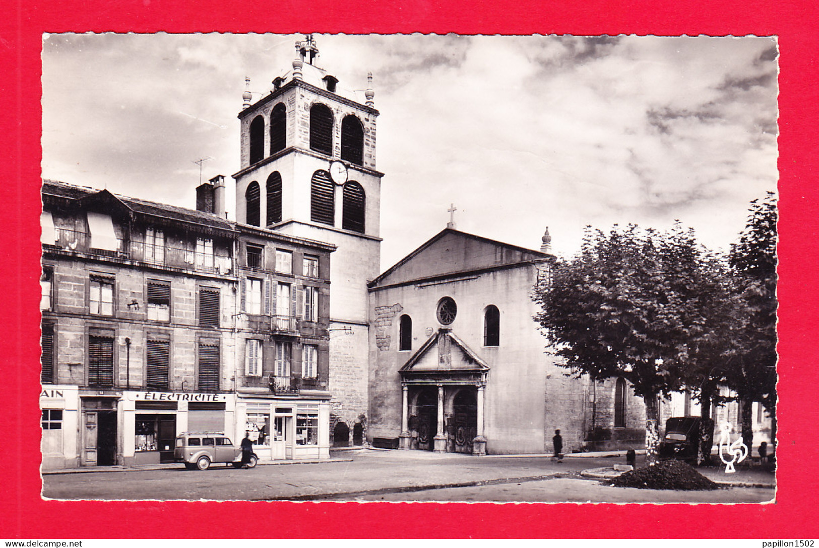 F-42-Saint Chamond-12Ph107  La Place Et L'église Saint Pierre Sainte Barbe, Vieille Voiture - Saint Chamond
