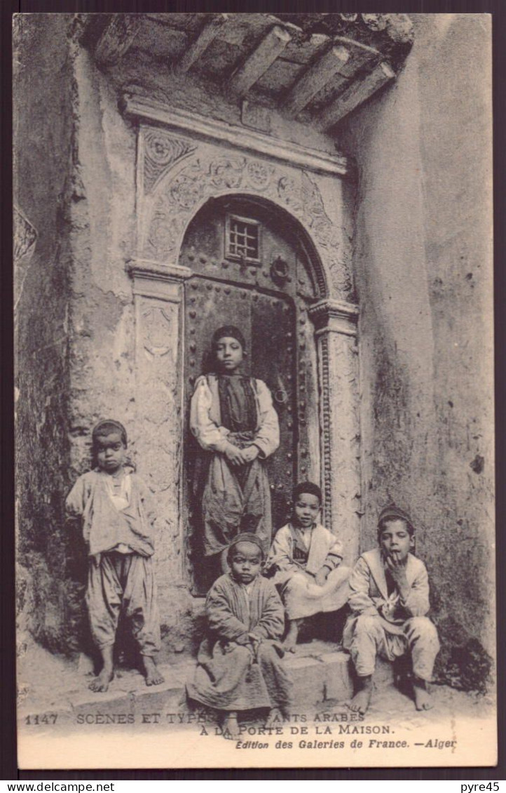 ALGERIE ENFANTS ARABES A LA PORTE DE LA MAISON - Children