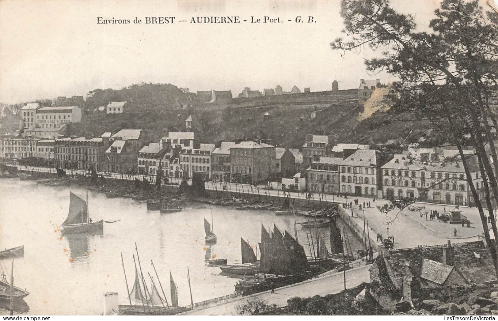 FRANCE - Environs De Brest - Audierne - Vue Sur Le Port -  G B - Vue D'ensemble - Bateaux - Carte Postale Ancienne - Brest