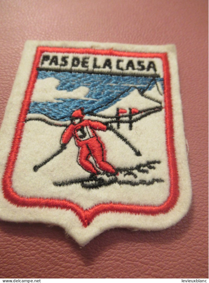 Ecusson Tissu Ancien/ Sport /Andorre / Pas De La Casa/Station De Ski/Pyrénées /Vers 1960-70       ET638 - Ecussons Tissu