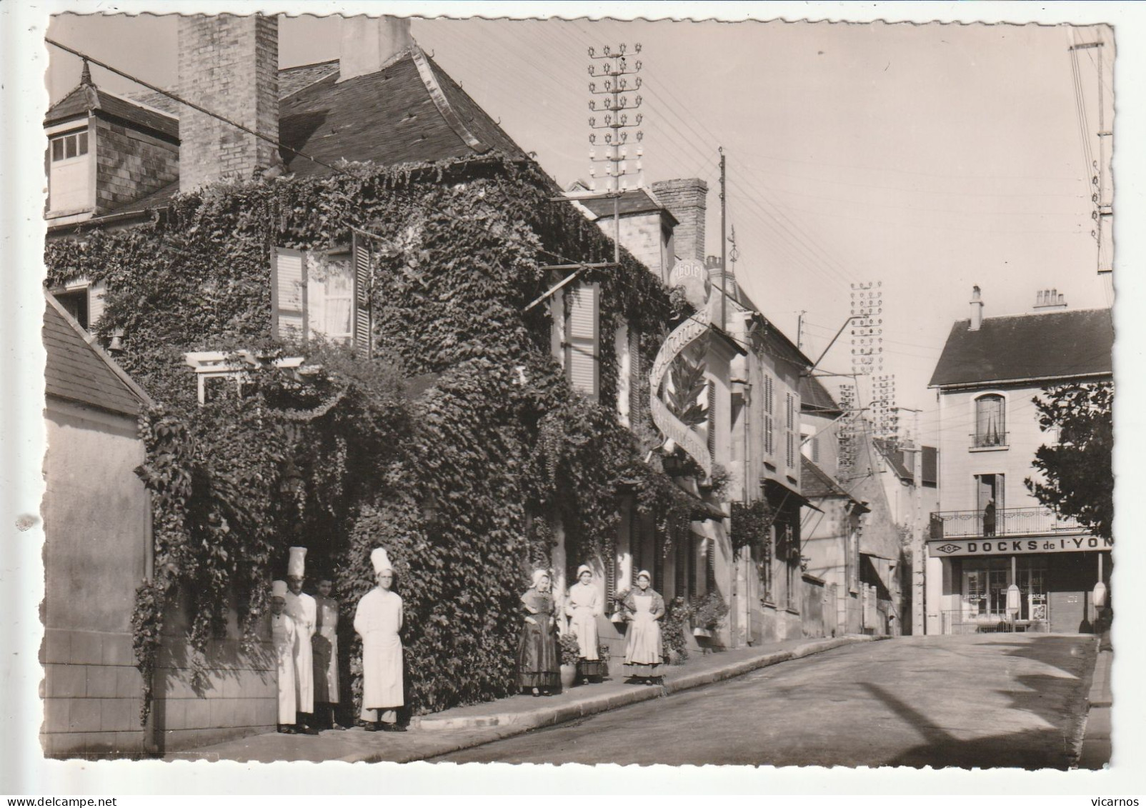 CP 18 ST SATUR Hotel "Le Laurier" - Saint-Satur