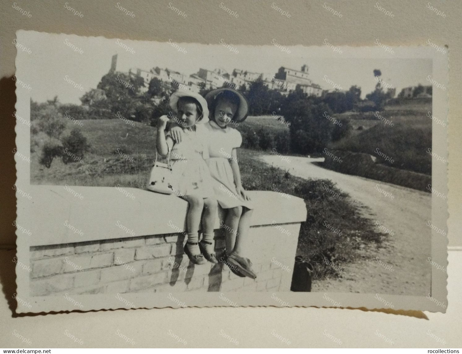 Italy 2 Little Girl Postcard ROIO DEL SANGRO (Chieti) 1955 - Chieti