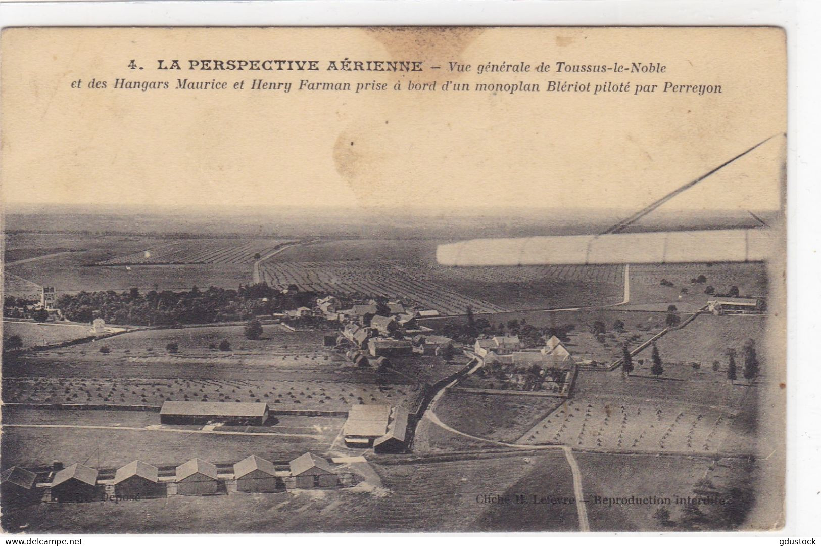 La Perspective Aérienne - Vue Générale De Toussus-le-Noble Et Des Hangars Maurice Et Henry Farman Prise à Bord.......... - Aviatori