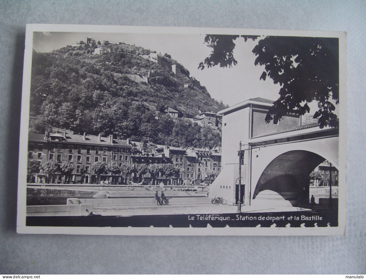 D 38 - Grenoble - Le Téléférique - Station De Départ Et La Bastille - Grenoble