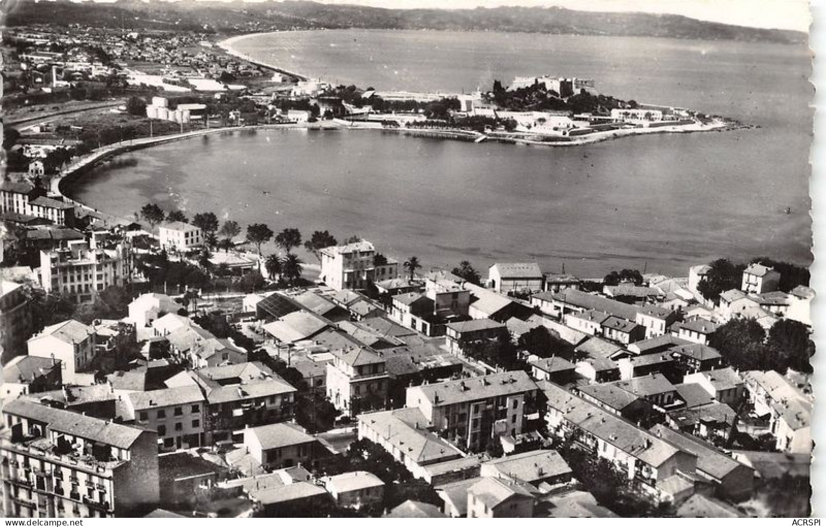 ANTIBES L Anse Saint Roch Le Fort Carre Au Loin Nice Et La Baie Des Anges 23(scan Recto-verso) MA1301 - Antibes - Altstadt