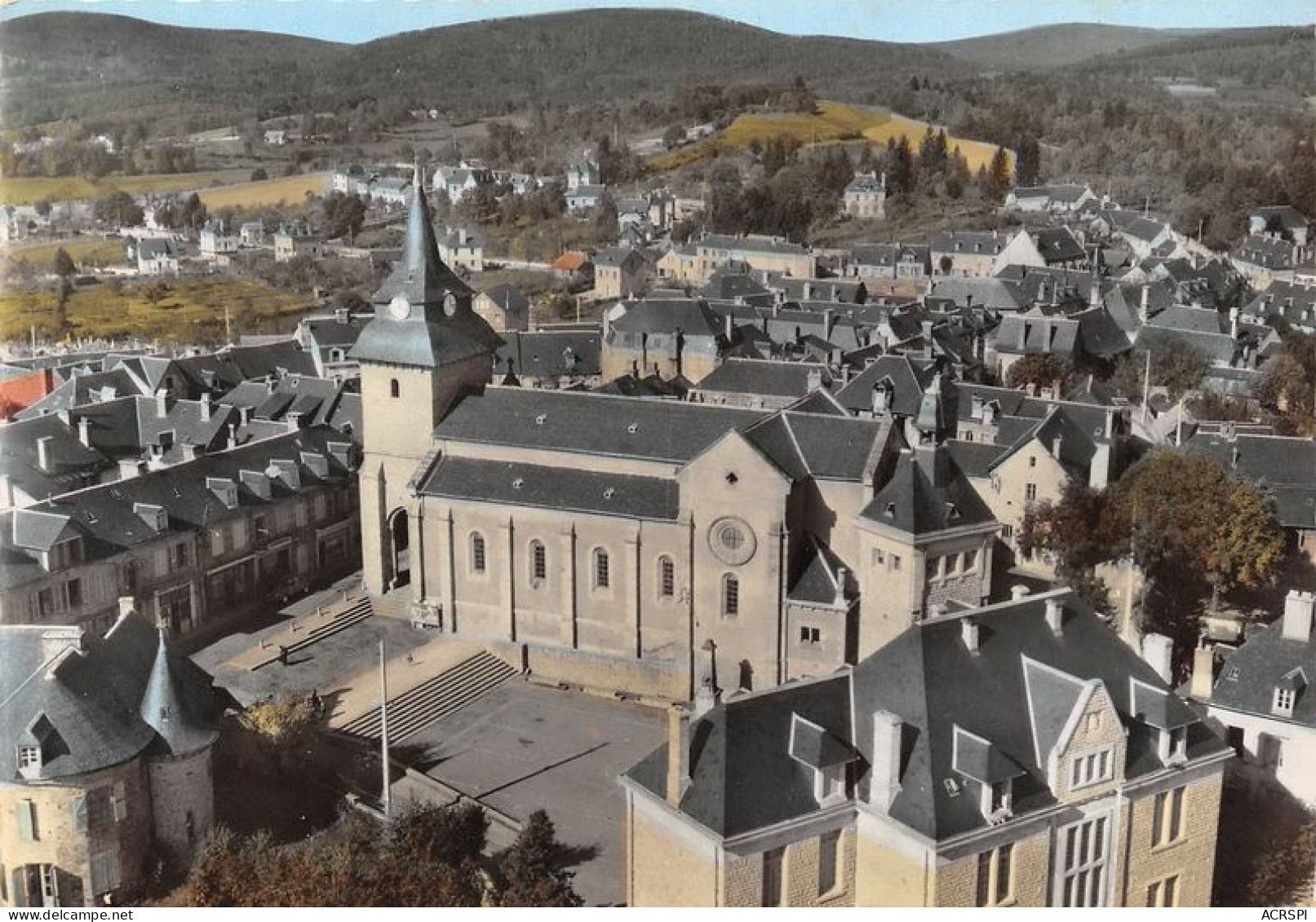 EN AVION AU DESSUS DE EGLETONS L Eglise Et La Mairie 19(scan Recto-verso) MA1352 - Egletons