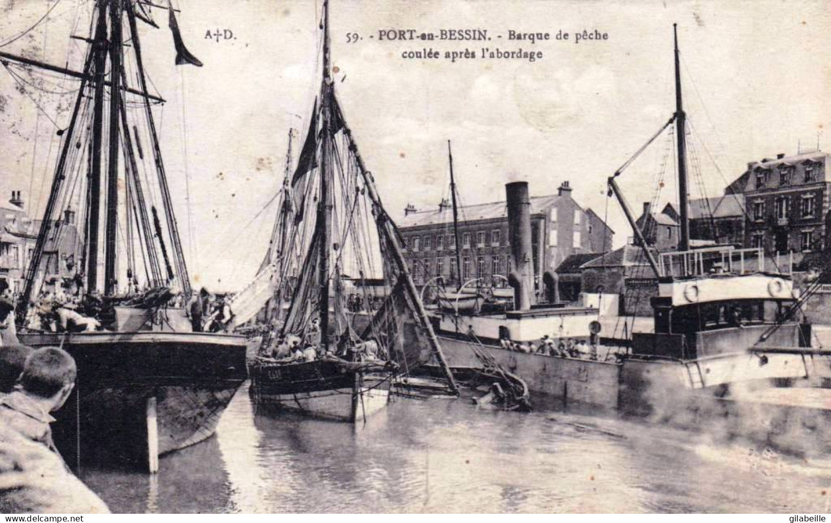 14 - Calvados -  PORT  En BESSIN -  Barque De Peche Coulée Apres L Abordage - Port-en-Bessin-Huppain