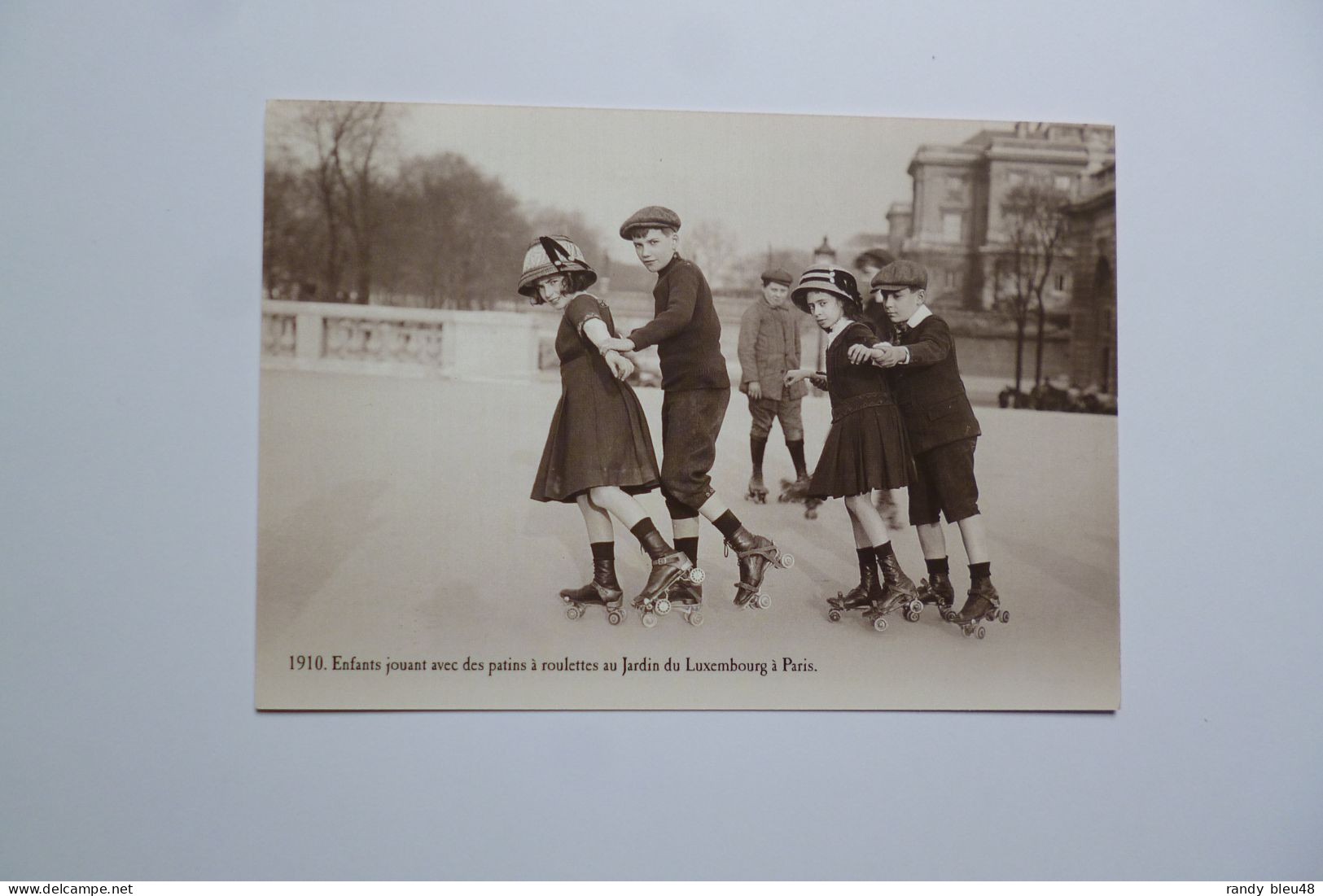 PARIS  -  Jardin Du Luxembourg  -  Enfants Jouant Avec Des Patins à Roulettes    (  1910 )     -  Edition Atlas  - - Altri & Non Classificati